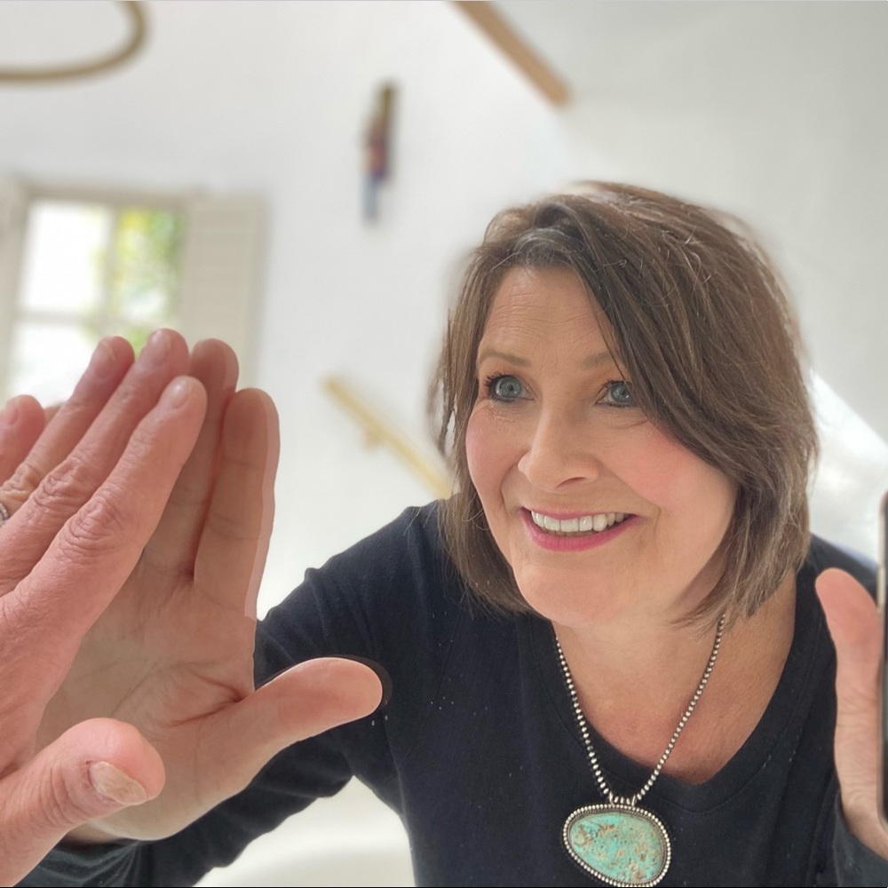 Meet your Posher, Fae